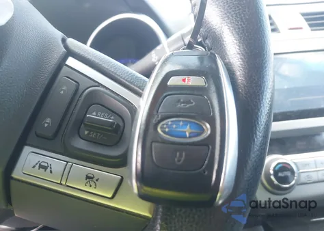 2016 Subaru Outback 2.5I Limited z USA, uszkodzony, nr VIN 4S4BSBNC4G3260858